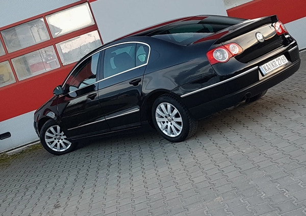 Volkswagen Passat cena 21900 przebieg: 159000, rok produkcji 2005 z Sępopol małe 172